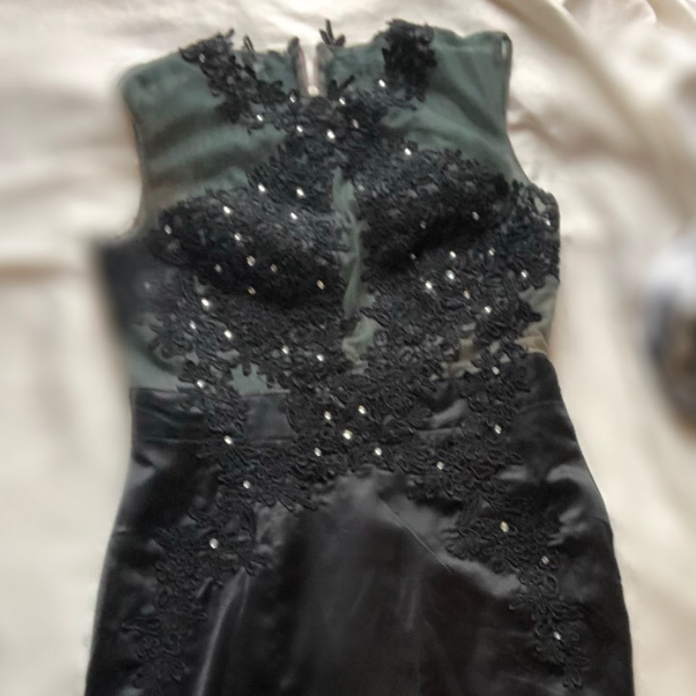 Black bodycon laced train prom dress